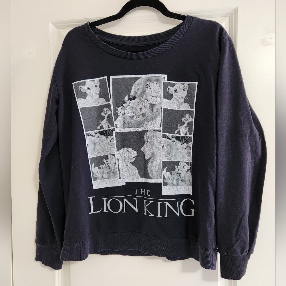 🎀2/$30🎀 Disney Lion King Black Sweater